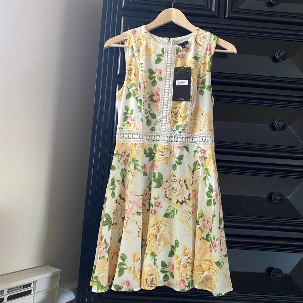 Floral Dress - Picture 5 of 8